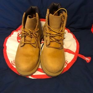 Timberland like new only worn once.